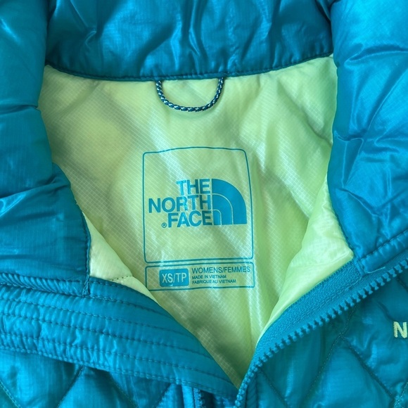 NWOT The North Face Thermoball Vest Sz XS Teal Quilted Full Zip Collared *G21 - Picture 3 of 3